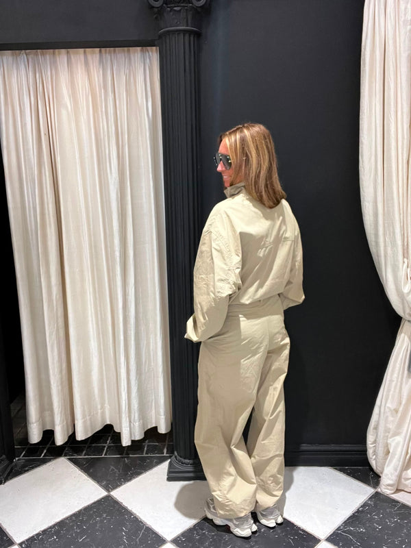 Ambika Jasje Taupe