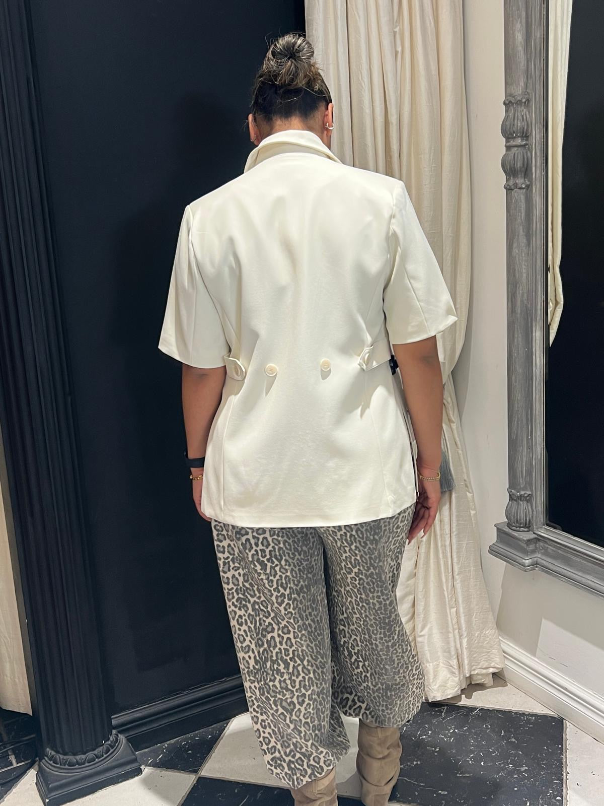 Ambika Short Sleeve Blazer Wit