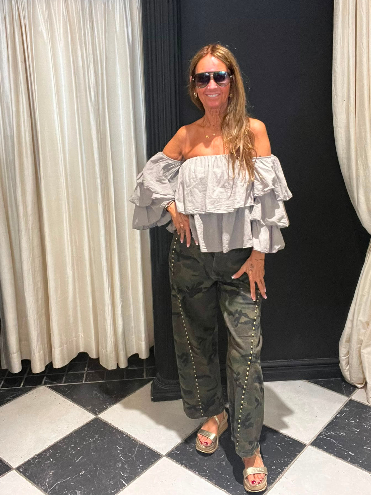 Volant Top Off-Shoulder Grijs