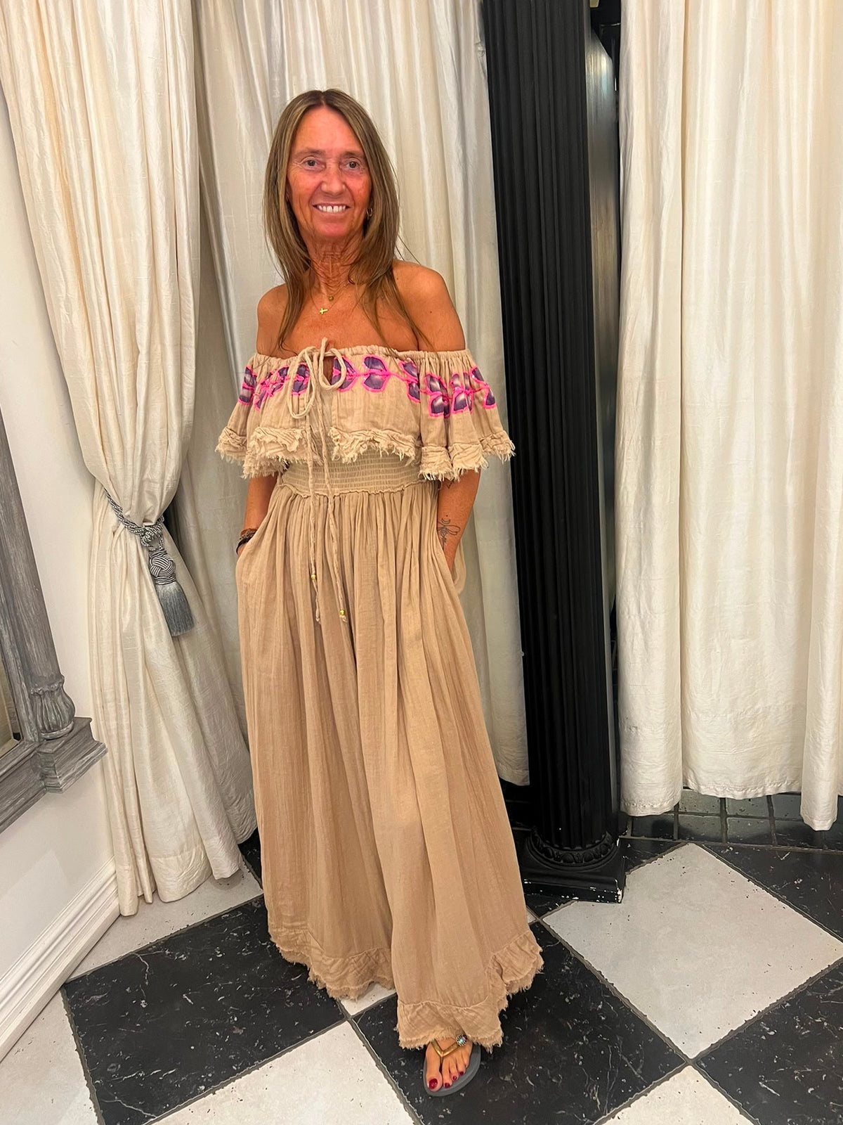 Boho Maxi Jurk met Borduursel – Sand